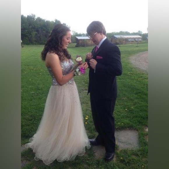 Tiffany Champagne Prom Gown Size 10 (Would fit 8) - Picture 6 of 9